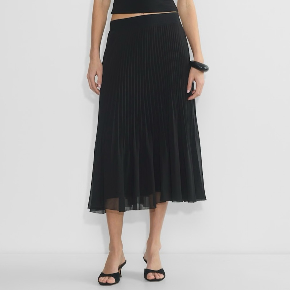 Aritzia | Wilfred Black Twirl Pleated Midi Skirt